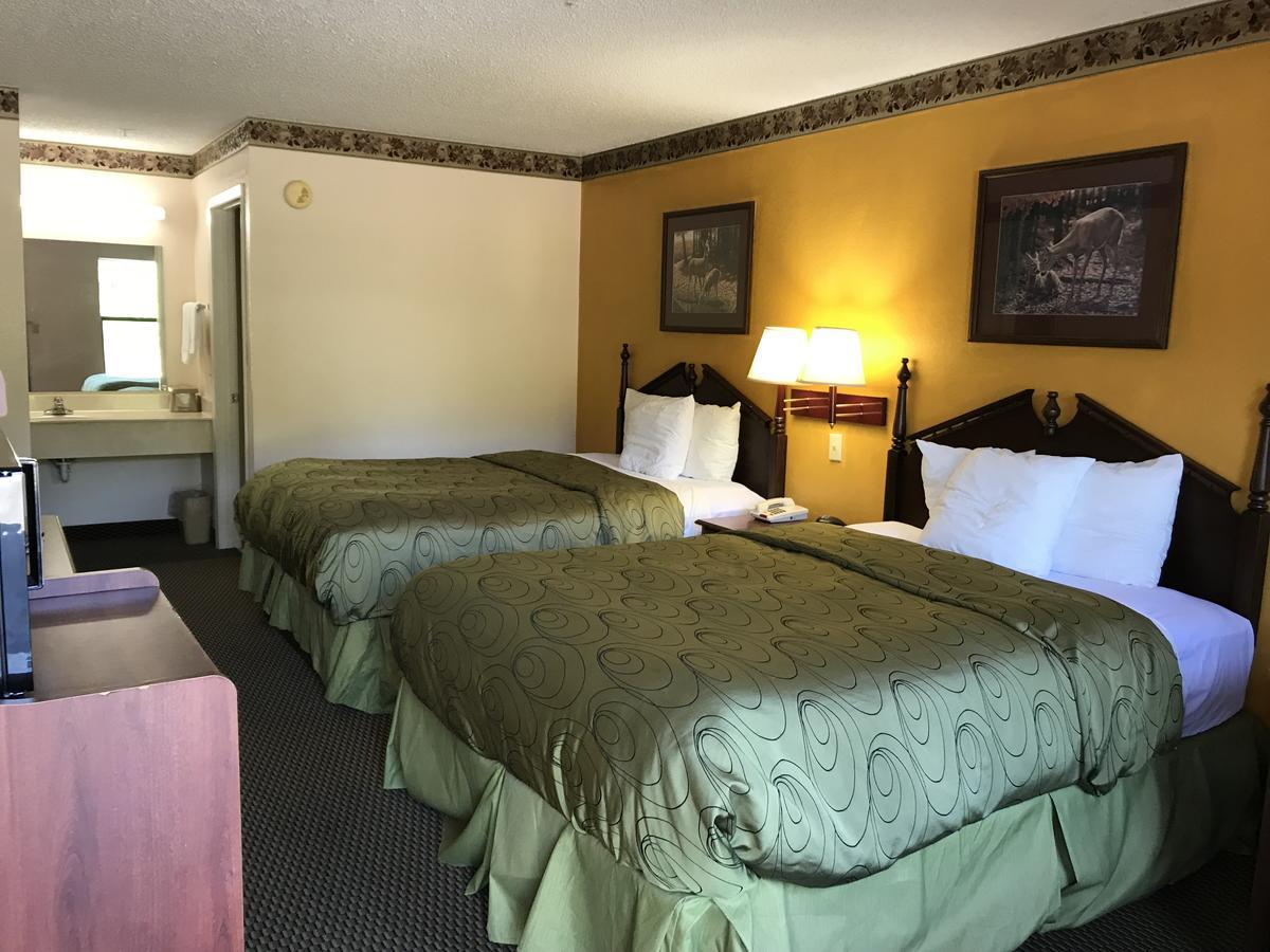 Clairmont Inn & Suites - Warren Exteriör bild